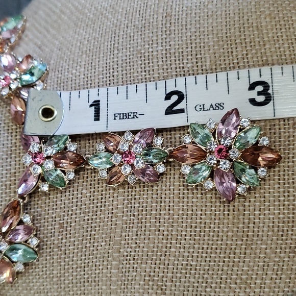 17 inch NECKLACE with Extension Gold Tone Pink Green Gems Floral Feminine Fairy - Picture 8 of 8